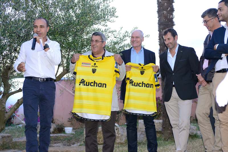 Nouveau maillot aux partenaires 4